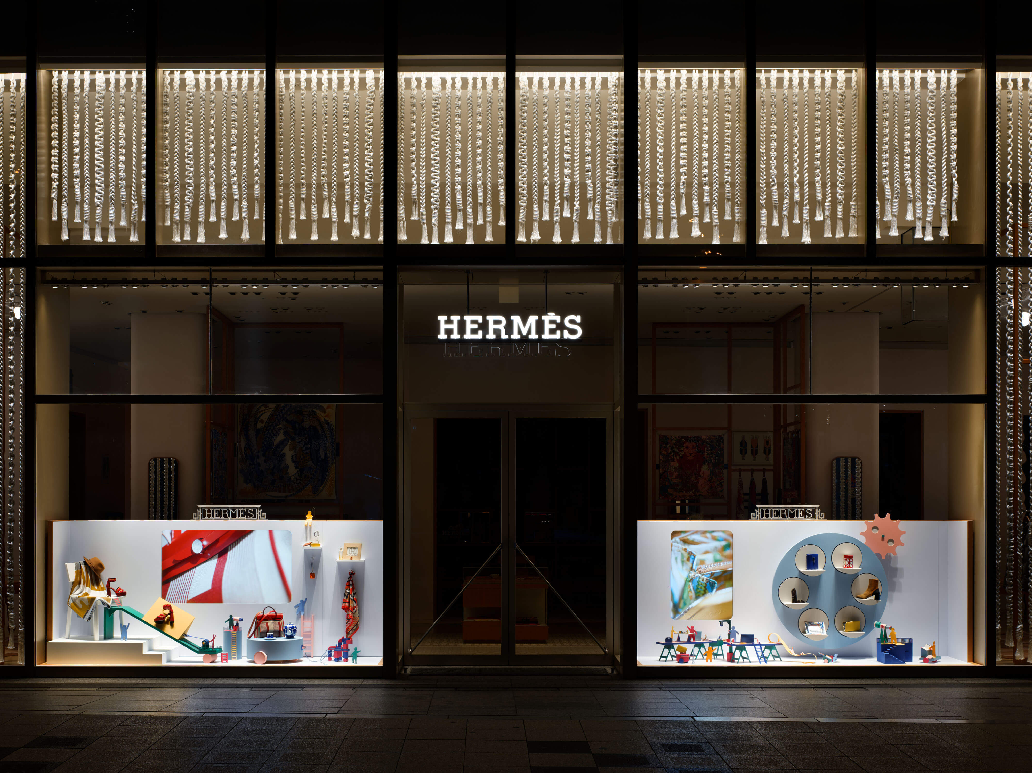 Shinsaibashi Hermès Window Display