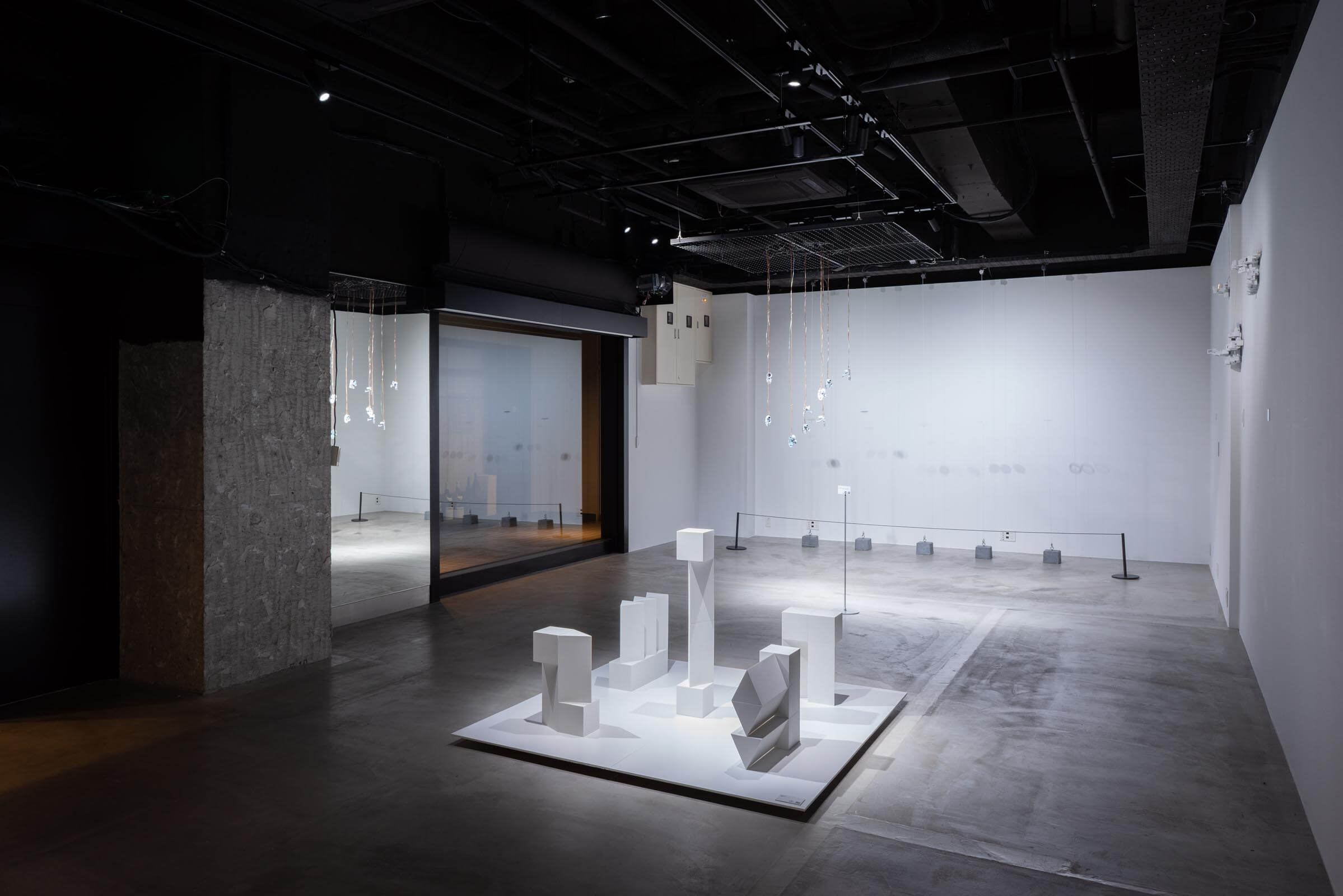 siro exhibition 02「は、回る」